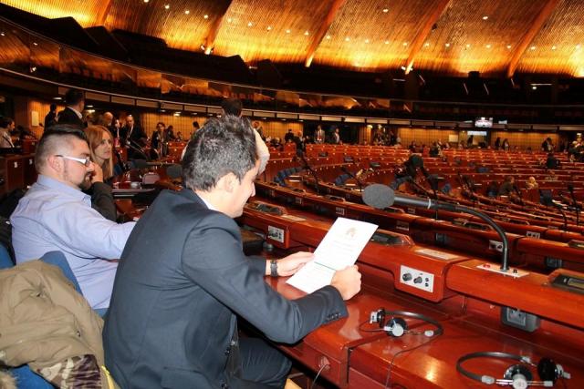 28.11.13. Detalj s političke akademije, Vedad Gacanovic i Vedran Marijic u Vijecu Evripe u Stasbourgu